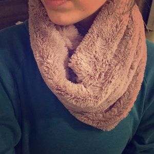 Cooperative soft faux fur infinity scarf